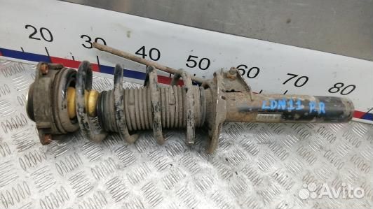 Стойка передняя правая volkswagen passat B6 (LDN11