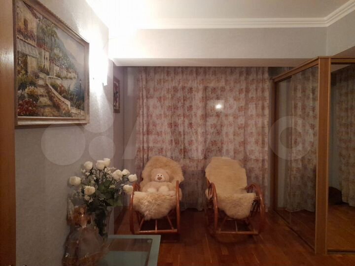 2-к. квартира, 85 м², 4/4 эт.