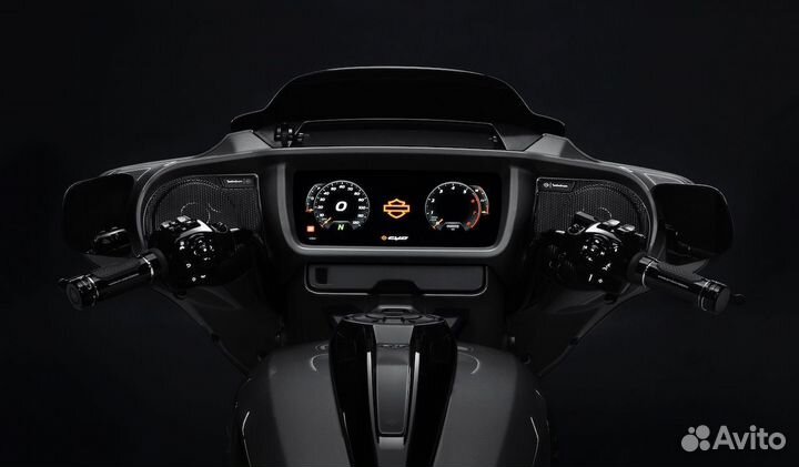 Harley Davidson CVO Street Glide 121