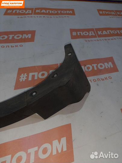 Накладка колесной арки передний правый Ford Kuga 2