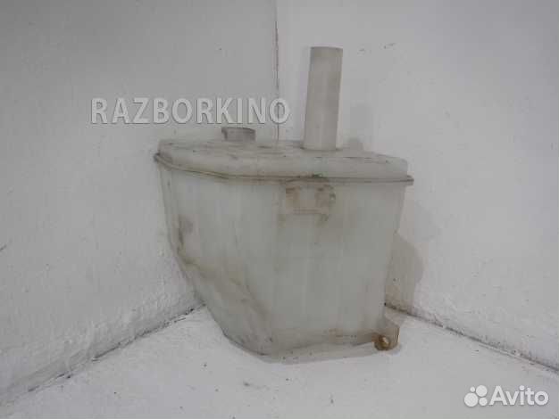 Бачок омывателя Ниссан