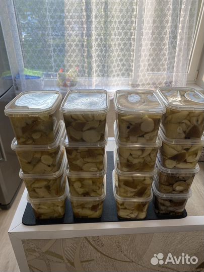 Грибы маринованные
