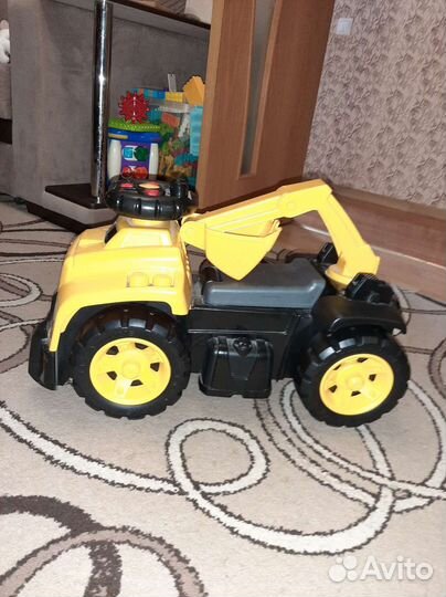 Трактор новый