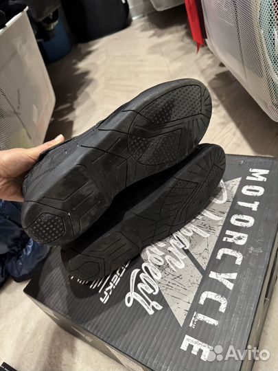 Мотоциклетные ботинки