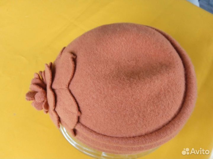 Шляпка женская шерстяная фирмы Tonak