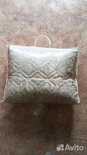 Покрывало на кровать и одеяло и плед,простыни,поло