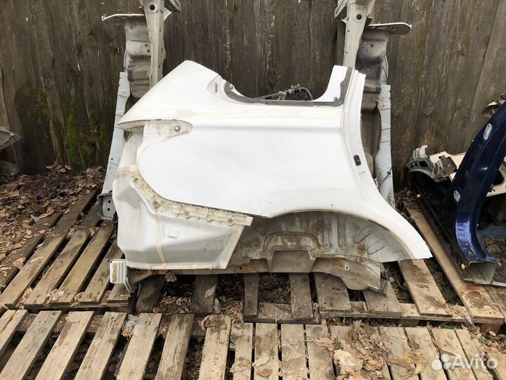 Правое заднее крыло Mitsubishi Outlender 3