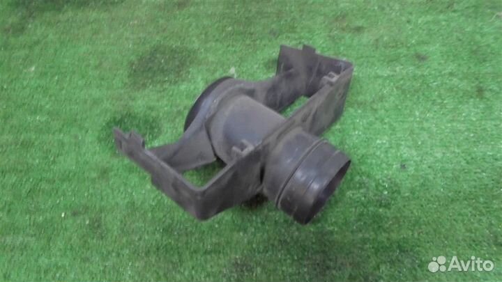 Воздухозаборник (наружный) VW Passat (B6) 2005-20