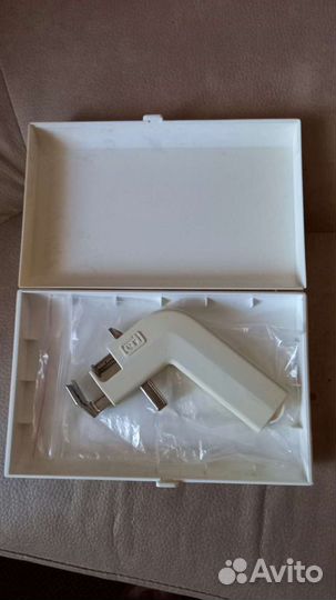 Пистолет для прокалывания ушей