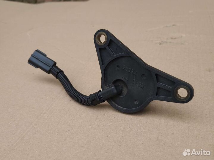 Датчик распредвала Kia Sportage 1 2.0л FE