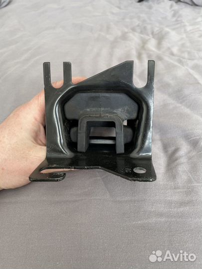 LADA Vesta Левая опора двигателя