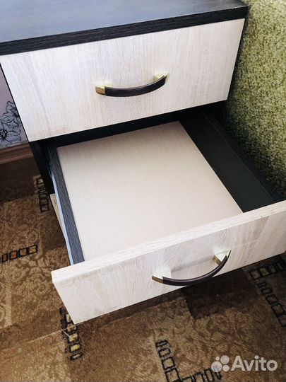 Тумба прикроватная