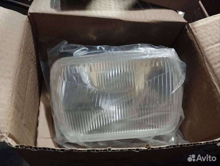 Фара Тойота таунайс