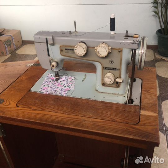 Швейная машина