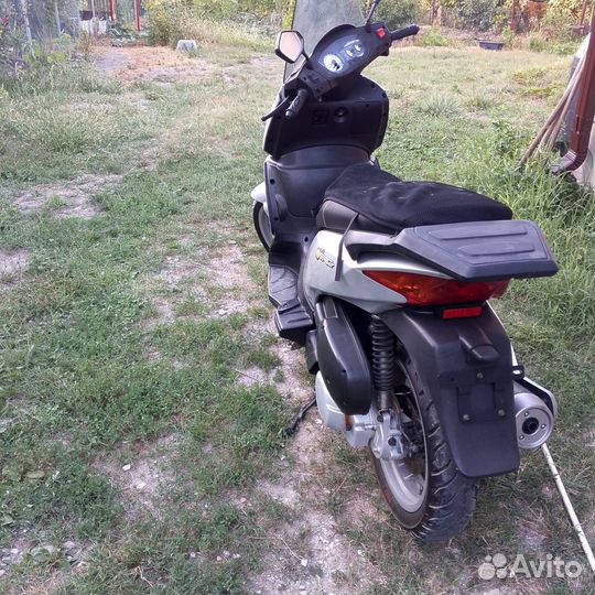 Макси Скутер Benelli Caffe Nero 250