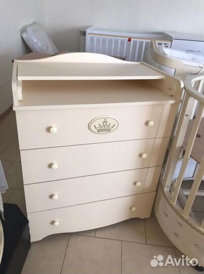 Детские кроватки, комод и шкаф