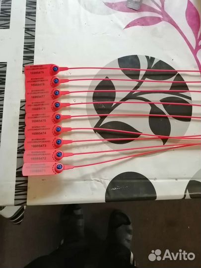 Пломбы пластиковые номерные