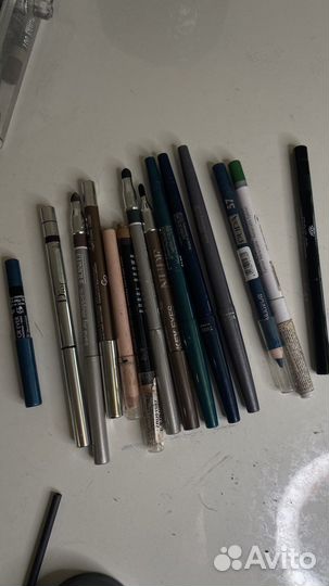 Карандаши и кремовые тени для глаз