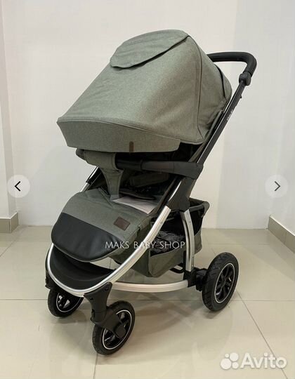 Коляска всесезонная