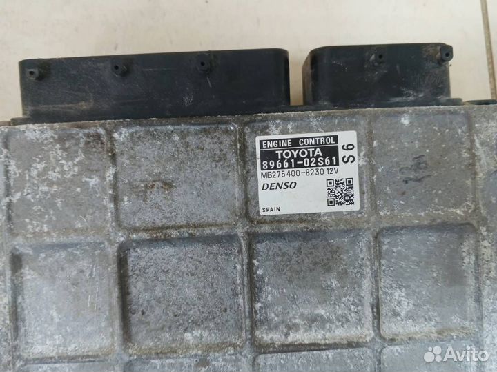 Блок управления двигателем Toyota Auris