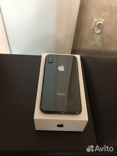 iPhone X, 64 ГБ