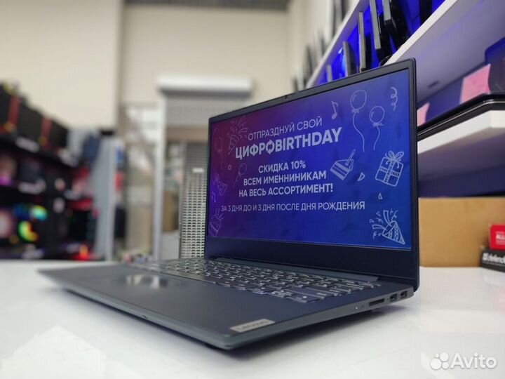 Ноутбук Lenovo AMD Ryzen 3 8 гб