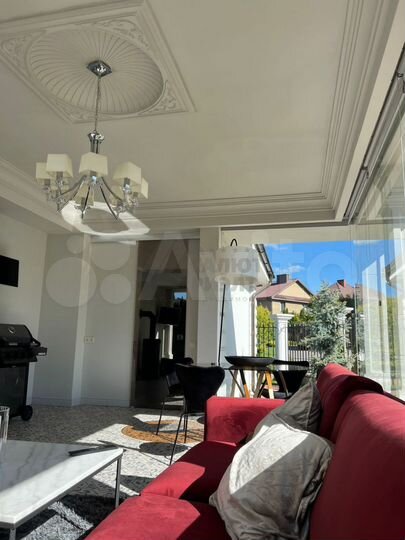 Дом 420 м² на участке 10,1 сот.