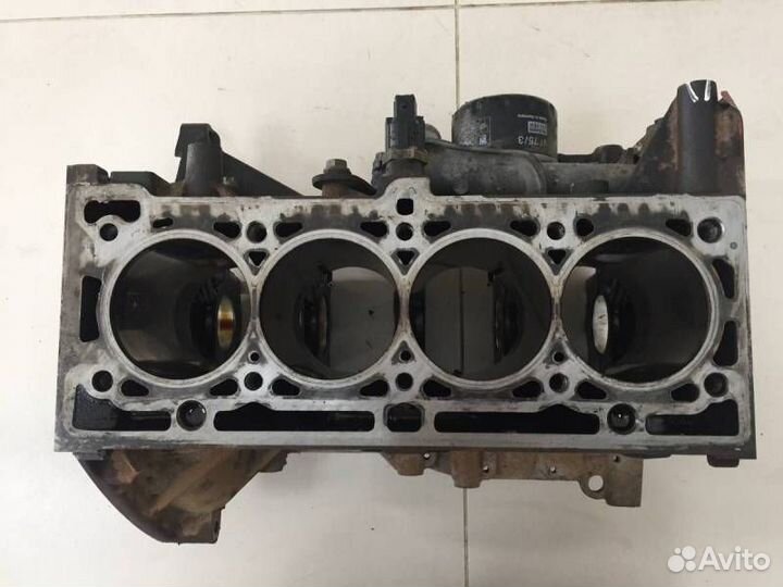 Б/У Б/У Блок цилиндров 7701475794 renault