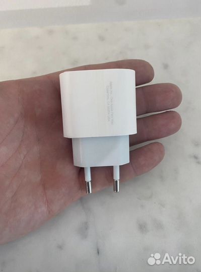 Блок питания для iPhone 20W