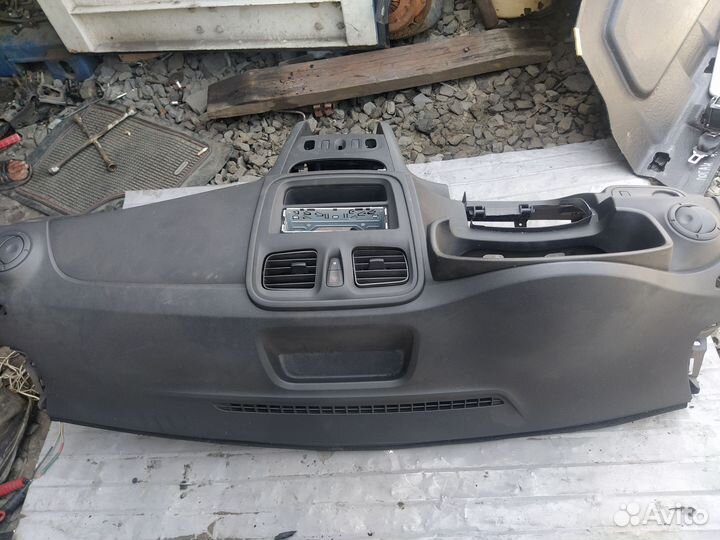 Торпедо Renault Logan, 1,6 мт