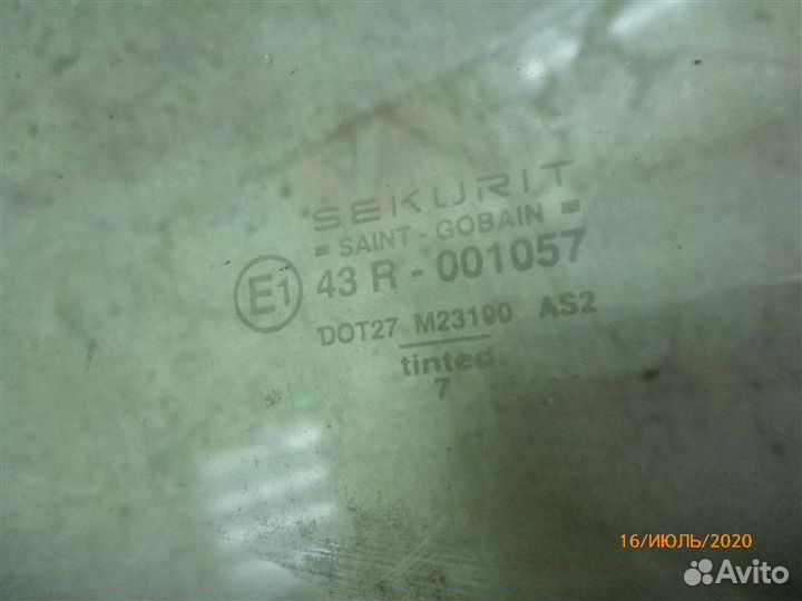 Стекло двери переднее левое Ford Fiesta JA J4C