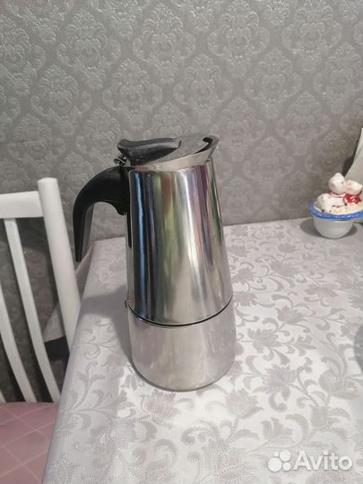 Кофеварка и заварочный чайник