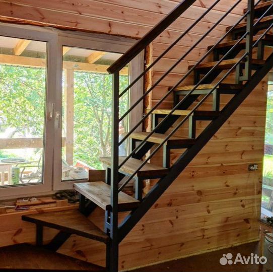 Металлический каркас лестницы. Лестница под ключ