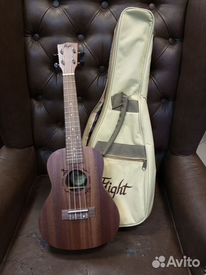 Укулеле новая