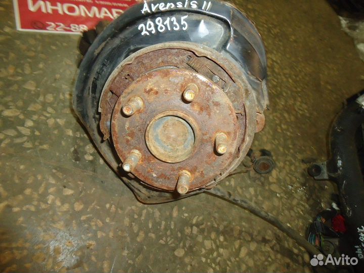 Кулак поворотный задний правый (Toyota Avensis)