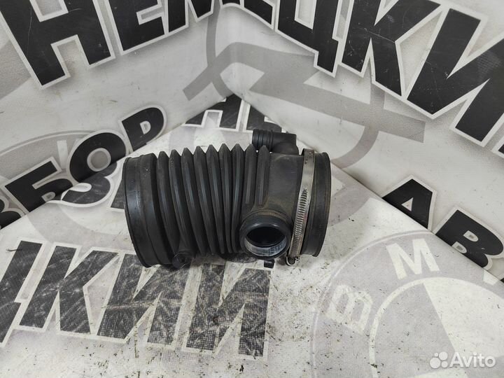 Патрубок воздушного фильтра BMW E38