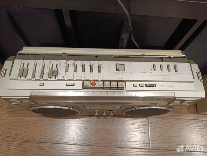 Магнитола Victor M70