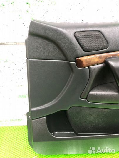 Обшивка боковой двери передняя правая Volvo S80