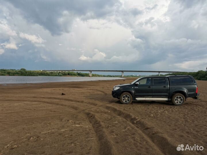 Toyota Hilux 2.5 МТ, 2011, 240 000 км