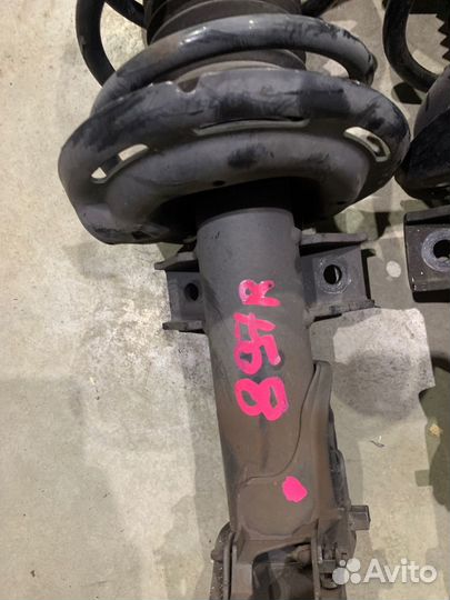 Стойки передние с пружинами передние Mercedes-Benz