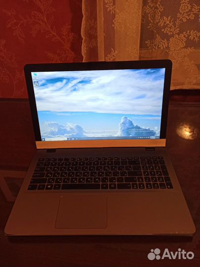 Ноутбук asus VivoBook R542UF-DM359T