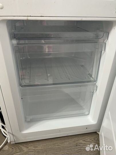 Холодильник dexp