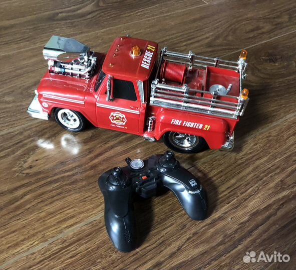 Машина пожарная на пульте