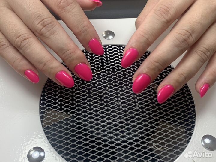 Модель на маникюр