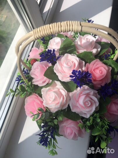 Корзина роз для интерьера