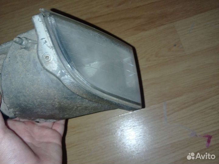 Туманная фара на toyota lchikoh