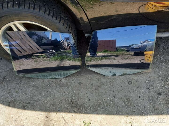 Стекло задней двери VW Jetta 5