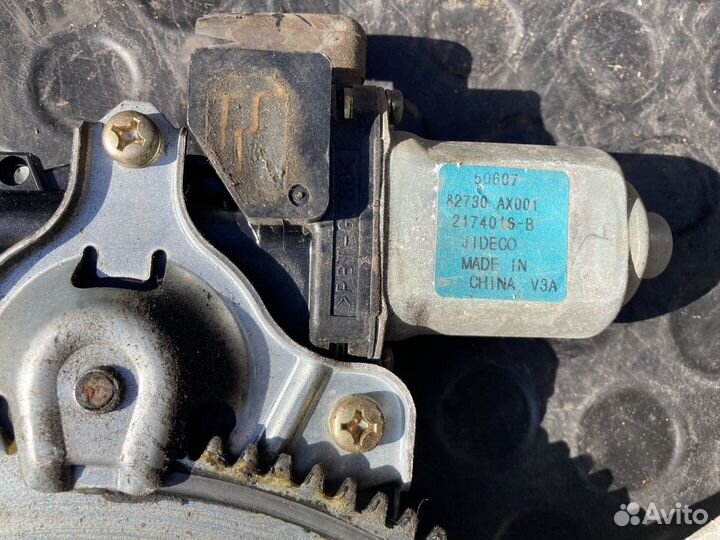 Стеклоподъемник задний правый Nissan Tiida