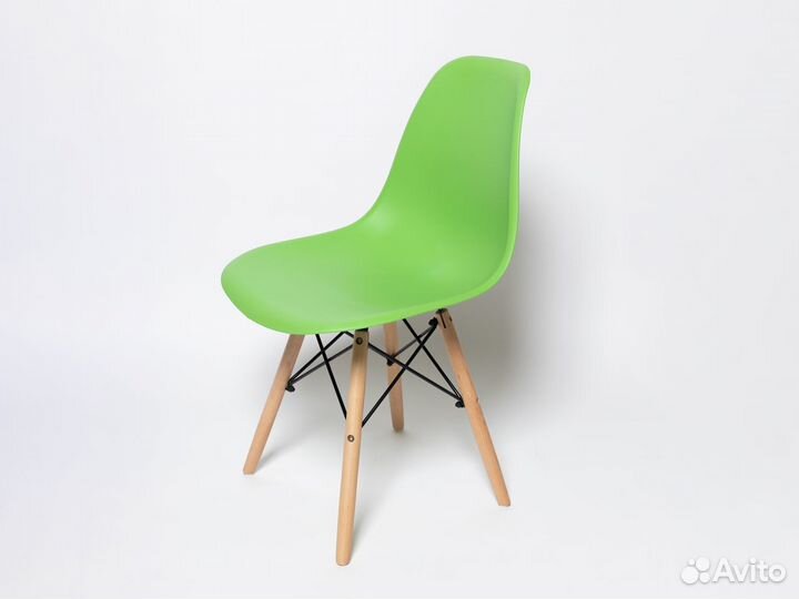 Кухонные стулья Eames в наличии