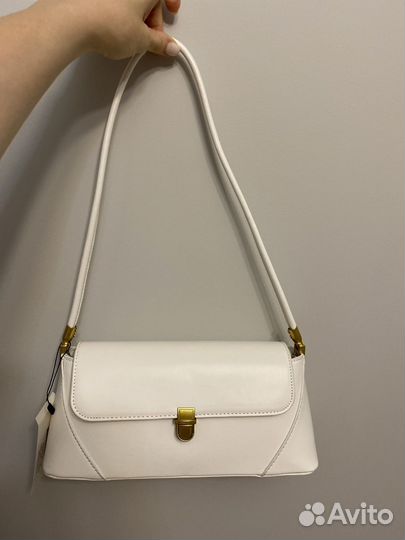 Женская сумка через плечо белая